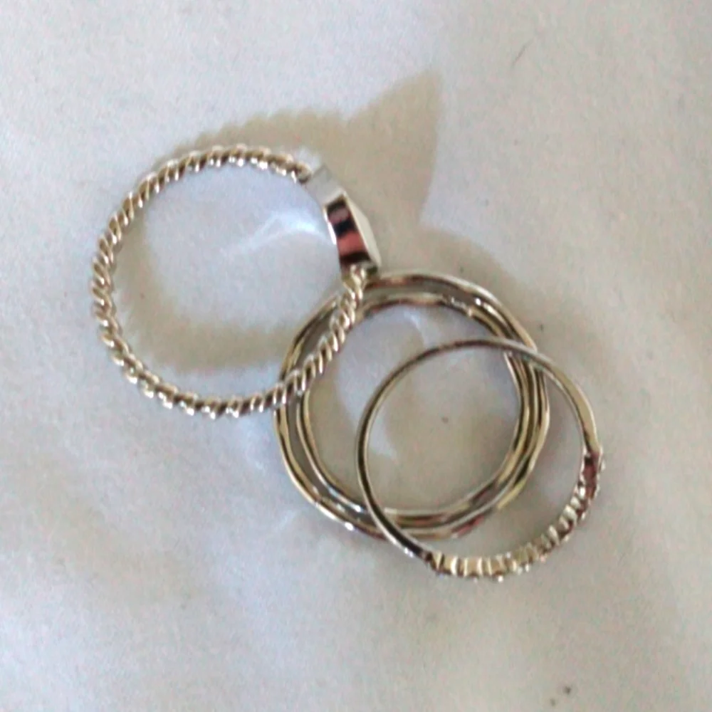 Silver ring - Picture 4 of 5
